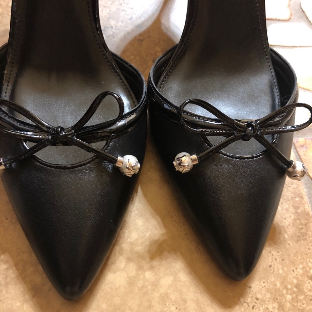 New Michael Kors Black Pumps